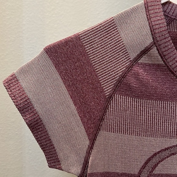 Lululemon Like New, Barely Worn, Swiftly Tech Short Sleeve Shirt - Picture 2 of 5